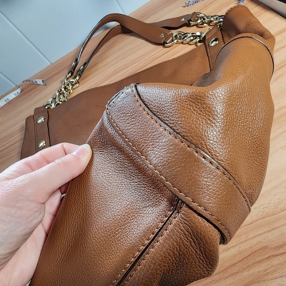 Michael Kors Hobo Brown Leather Bag with Gold Accents - Picture 5 of 13